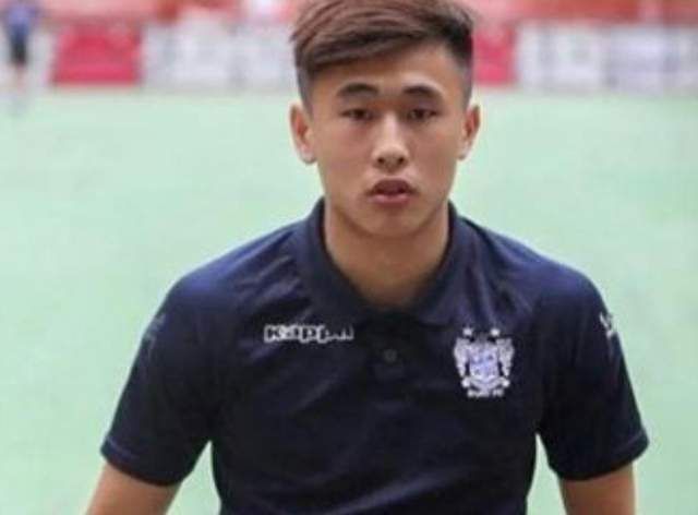 本赛季至今，28岁的聚勒只在德甲为多特首发过3次，球队的主力中卫搭档是胡梅尔斯和施洛特贝克，作为多特蒙德队内薪水最高的球员之一，聚勒自然对这样的出场机会感到不满。